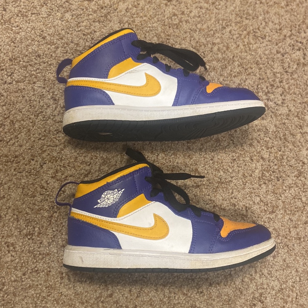 Jordan air Force 1 mid ps lakers size 2 youth